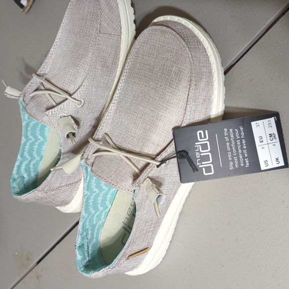 Hey dude shoes - Picture 1 of 5